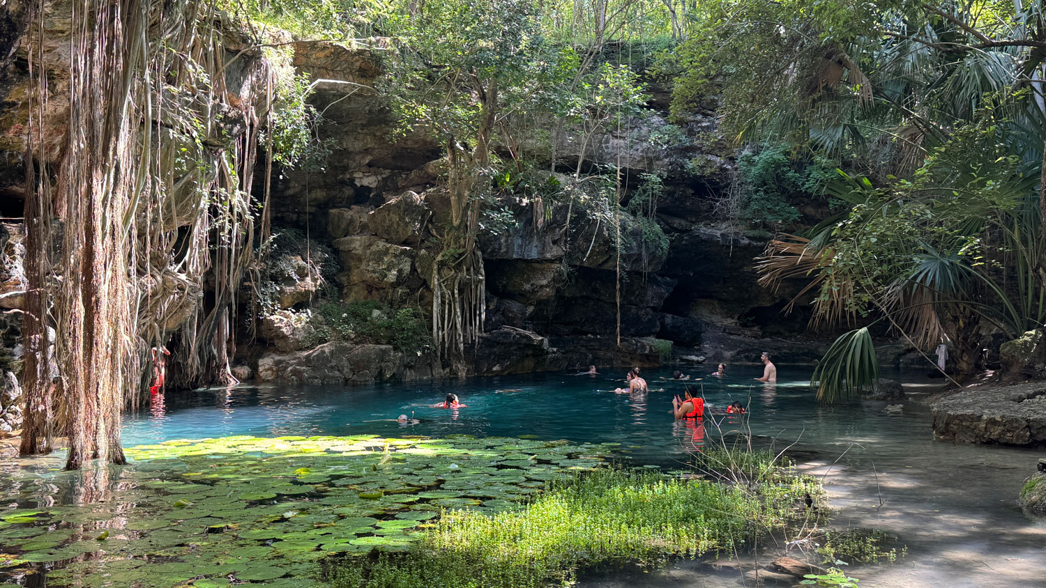 Cenote X-Batun