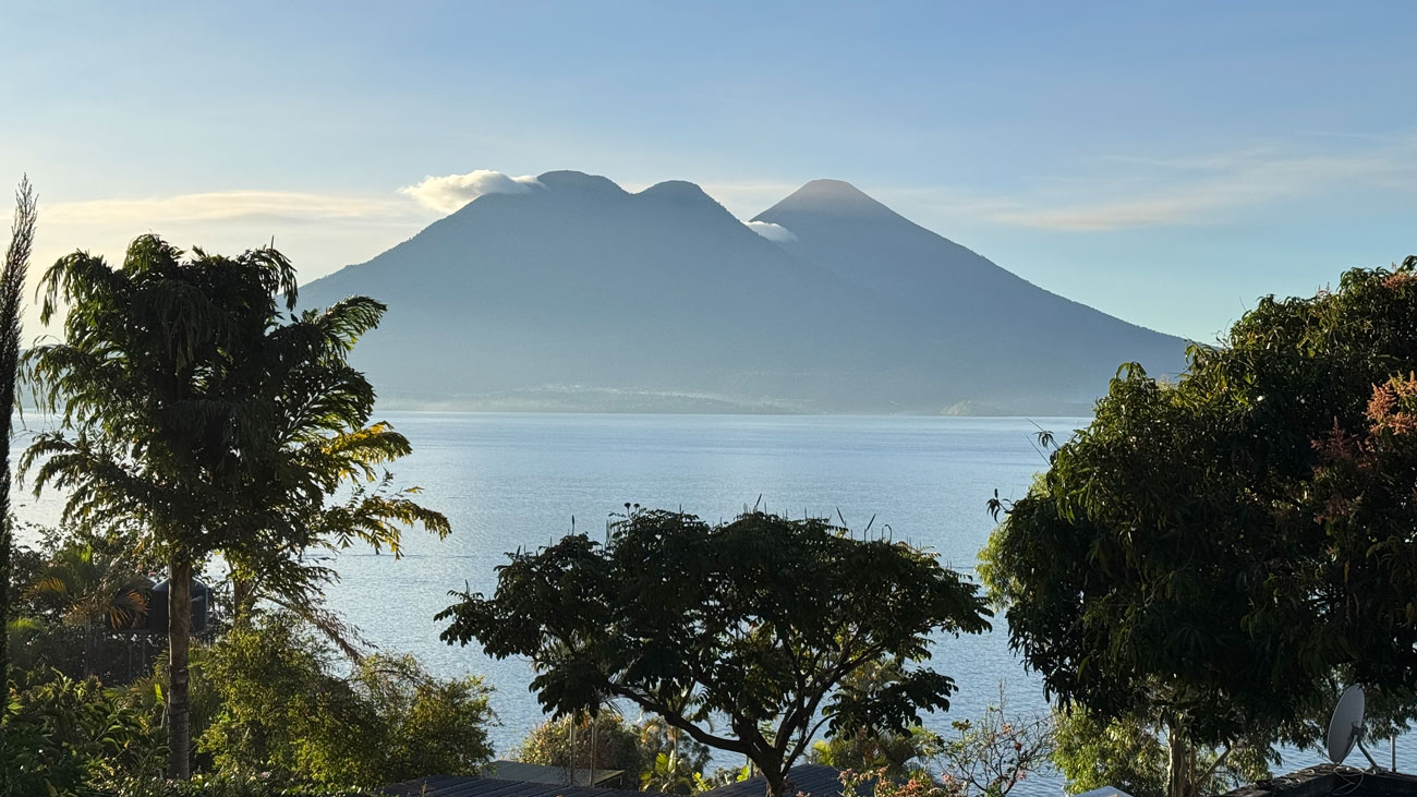 Vulkane am Lago Atitlan