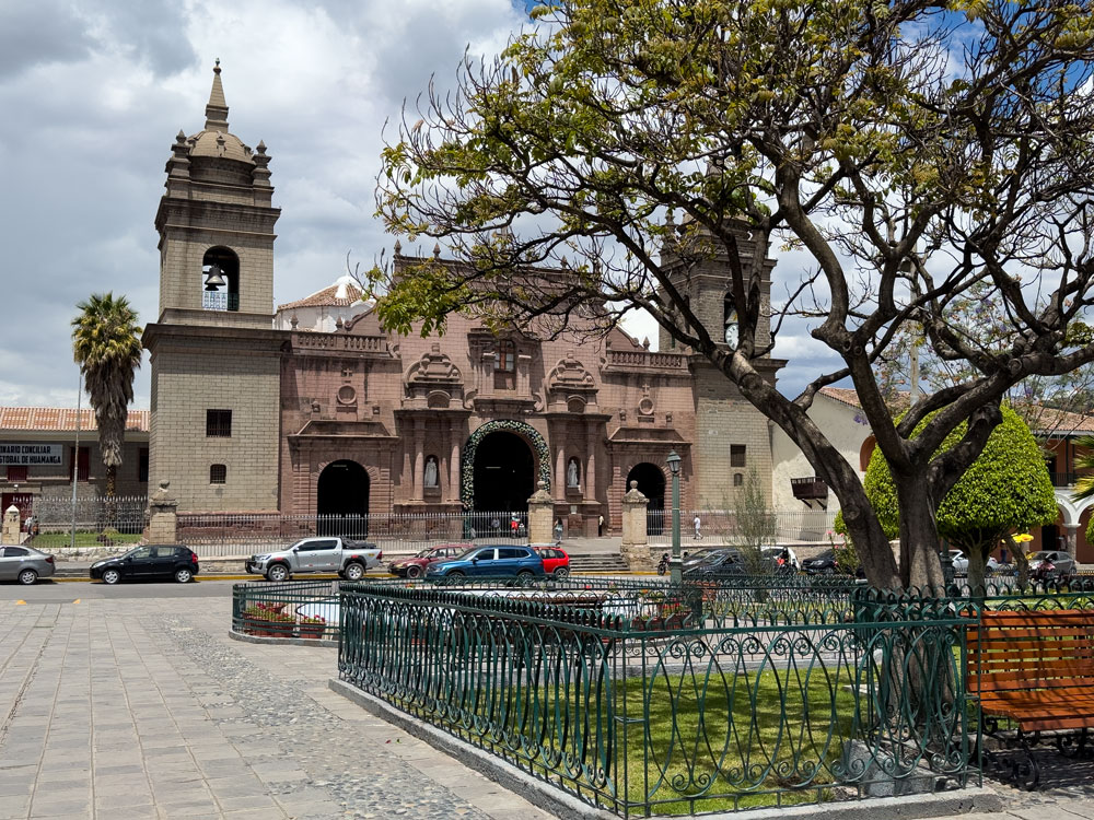 Plaza de Armas und Kathedrale in Ajacucho
