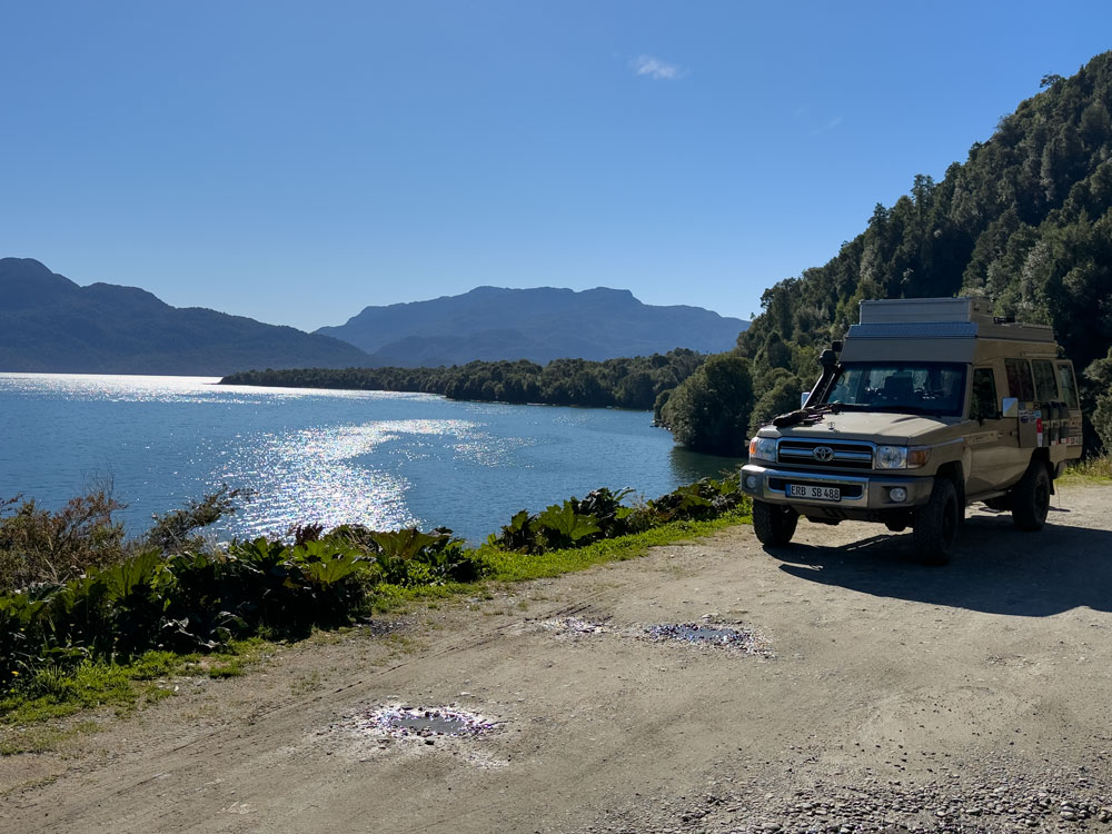 Urlaubstag in der Delfinbucht am Fjord Queulat