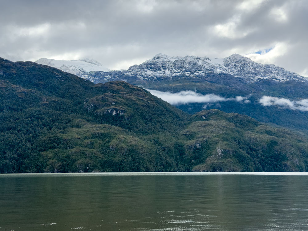 Überfahrt über den Fjord von Puerto Yungay nach Rio Bravo