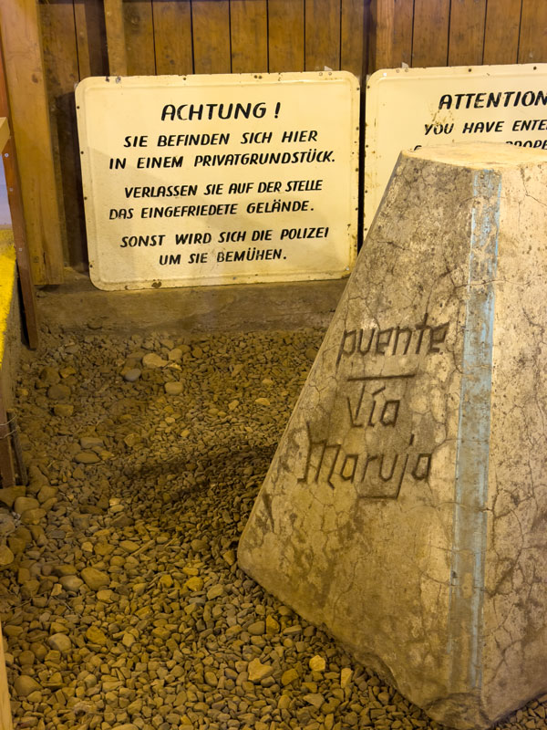 Originale Schilder der Colonia Dignidad